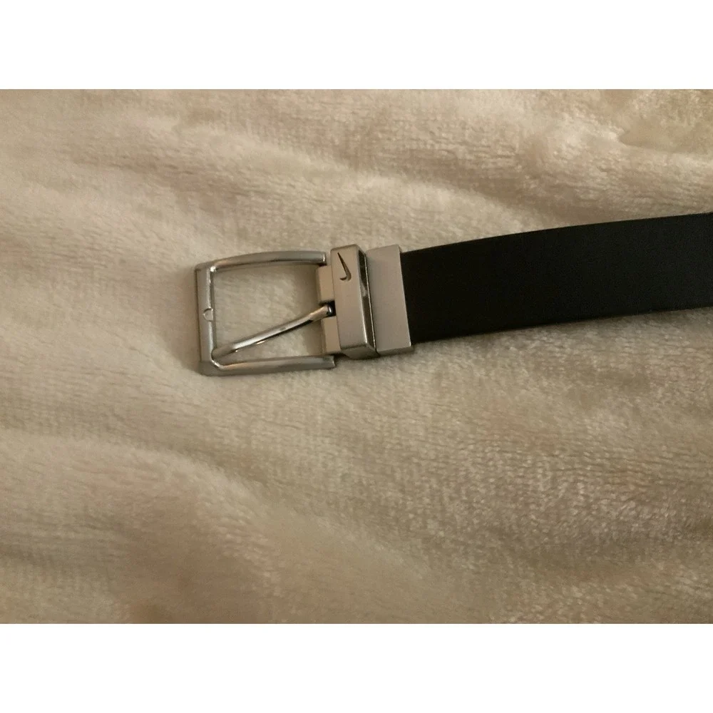 NIKE MEN'S REVERSIBLE BELT With Nike Logo On Buckle SIZE: 36 Black/Brown